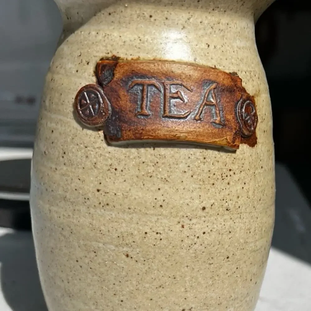 Tokheim Stoneware, tea keeper with cork lid